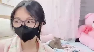 Yuyu-baobei naked on cam for live sex chat