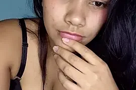 FatimaVelvet naked on cam for live sex chat