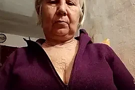 KlaudiaDarling naked on cam for live sex chat