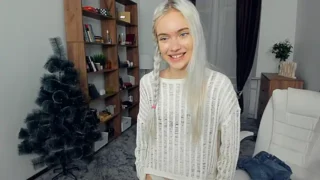 KristalCrowner naked on cam for live sex chat