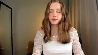 MaryannSoftt naked on cam for live sex chat