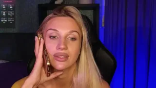 Megan_Kira naked on cam for live sex chat