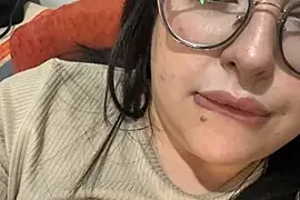MileyGia naked on cam for live sex chat