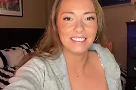 misspollypeach naked on cam for live sex chat