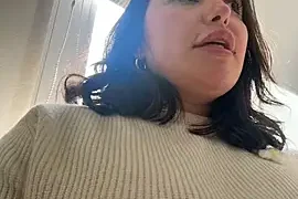 sukhakunis1 naked on cam for live sex chat