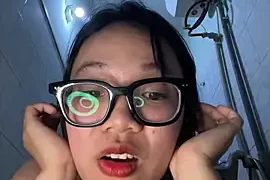 Leeeeiu naked on cam for live sex chat