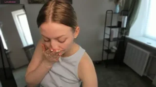 PeiLoynd naked on cam for live sex chat