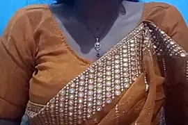 Sexyradha_ naked on cam for live sex chat