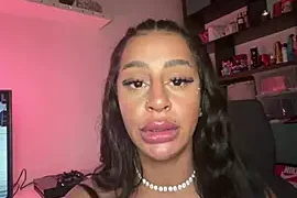 sweetxlayla naked on cam for live sex chat
