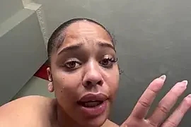 Regina69slut naked on cam for live sex chat