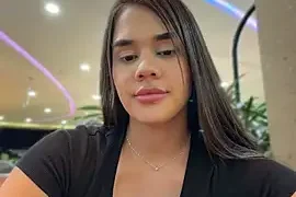 BellaLeclair naked on cam for live sex chat