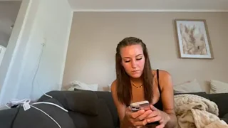 DariaTeeny naked on cam for live sex chat